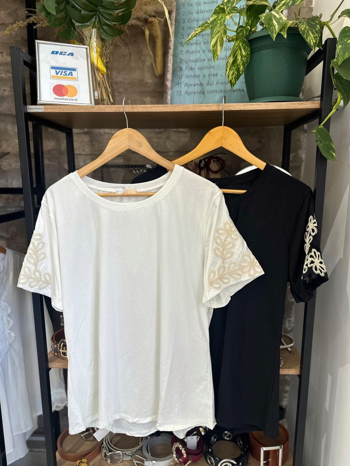 REMERA BORDADA