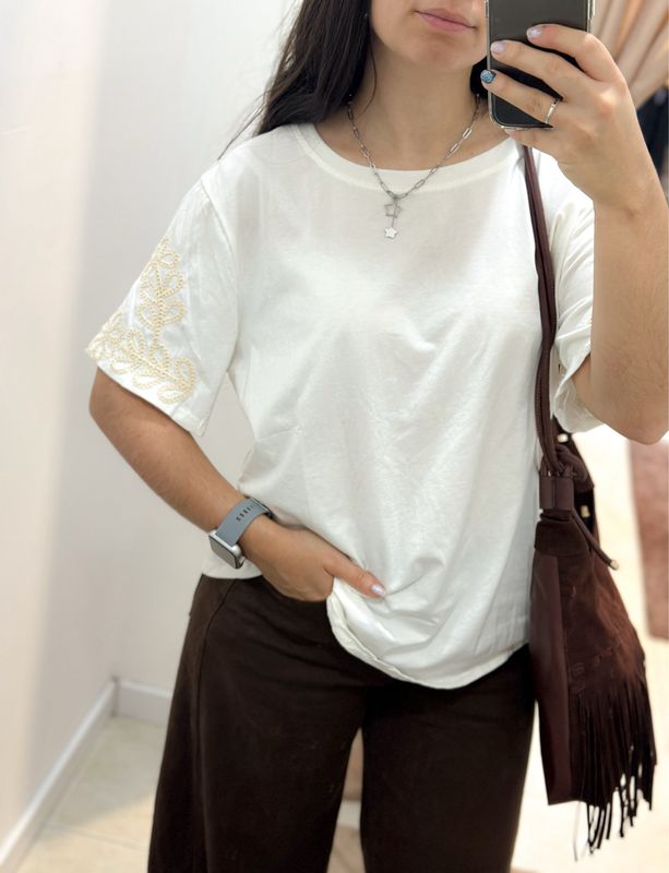 REMERA BORDADA