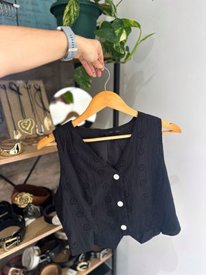 CHALECO BRODERIE NEGRO