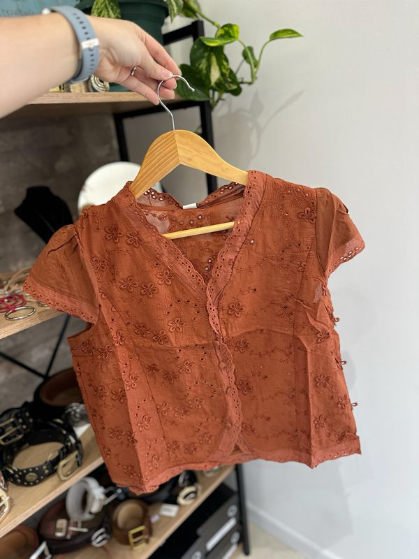 BLUSA BRODERIE CHOCO