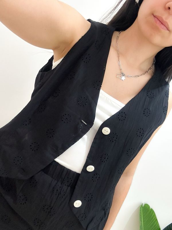 CHALECO BRODERIE NEGRO