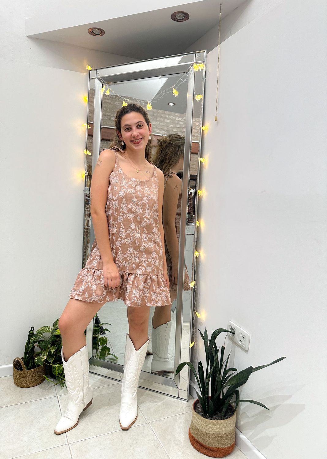 VESTIDO BORDADO CHOCO