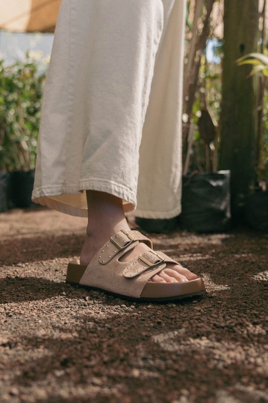 SANDALIAS TACHAS