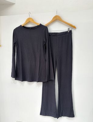 CONJUNTO GRIS