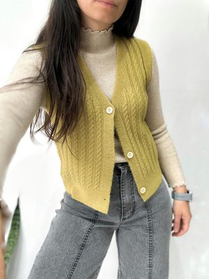 CHALECO OLIVA TRENZA