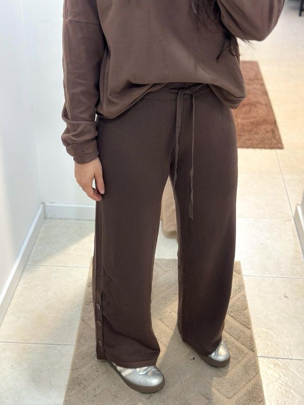 PANTALON CHOCO BOTONES