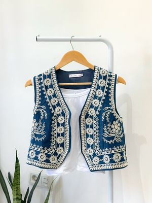 CHALECO BORDADO