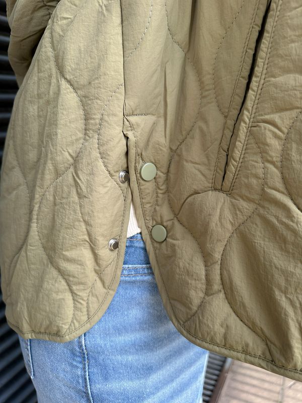 CAMPERA CAPITONEADA VERDE