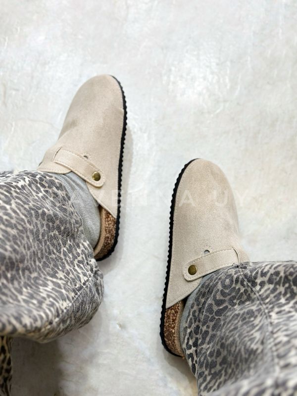 ZUECOS BEIGE
