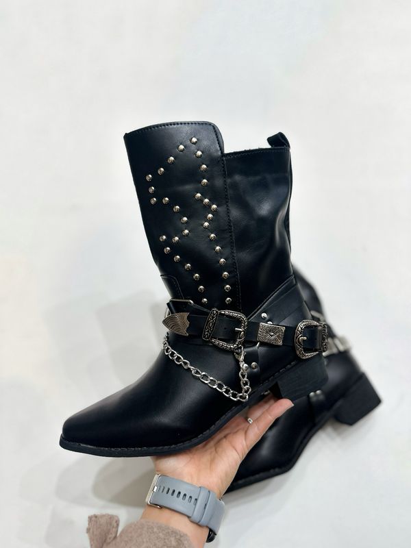 BOTAS TACHAS