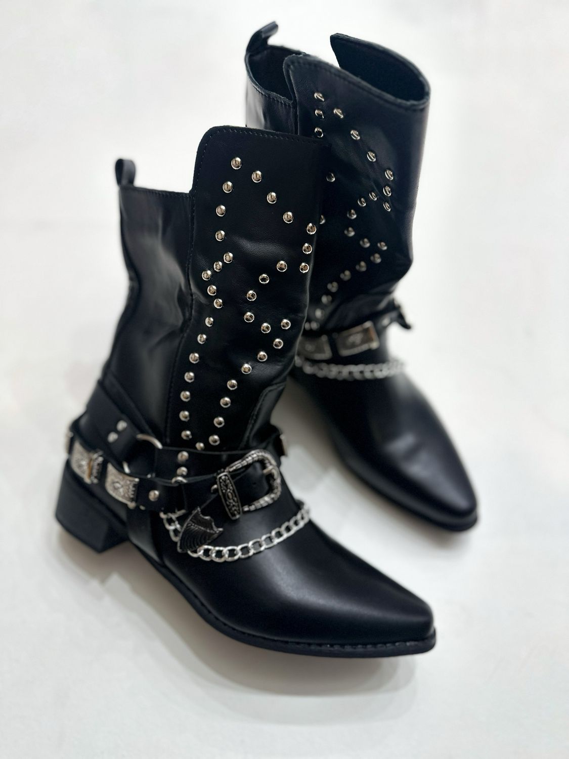 BOTAS TACHAS