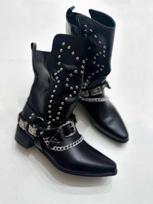 BOTAS TACHAS