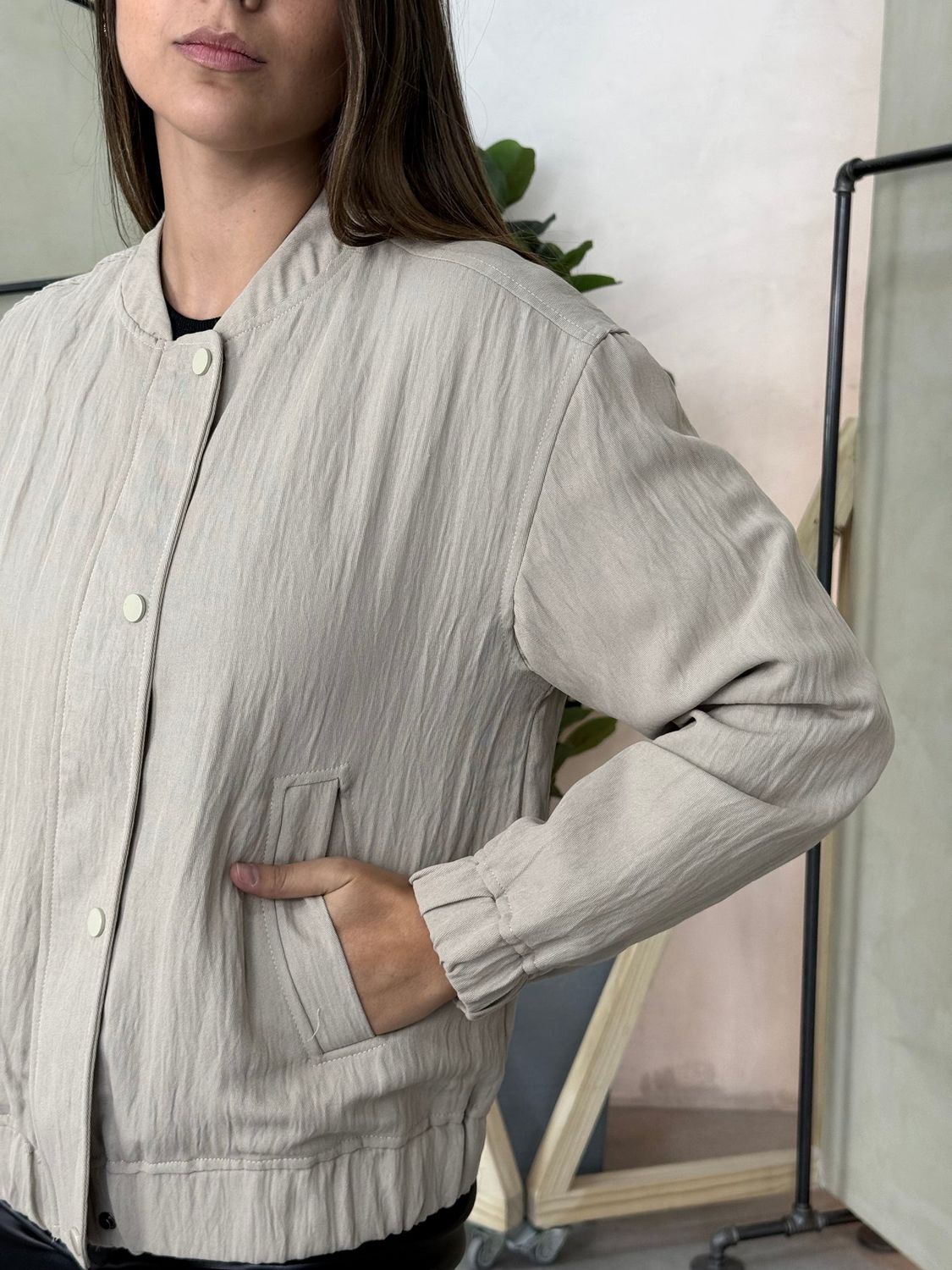 CHAQUETA BEIGE BOMBER
