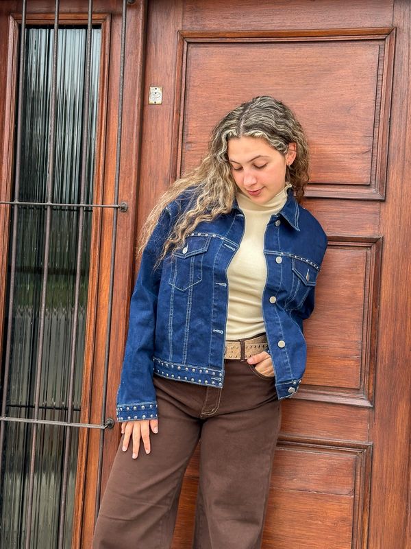 CHAQUETA AZUL TACHAS