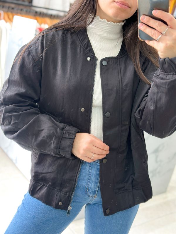 BOMBER NEGRO