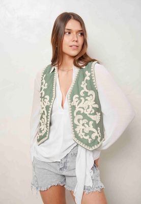 CHALECO VERDE BORDADO