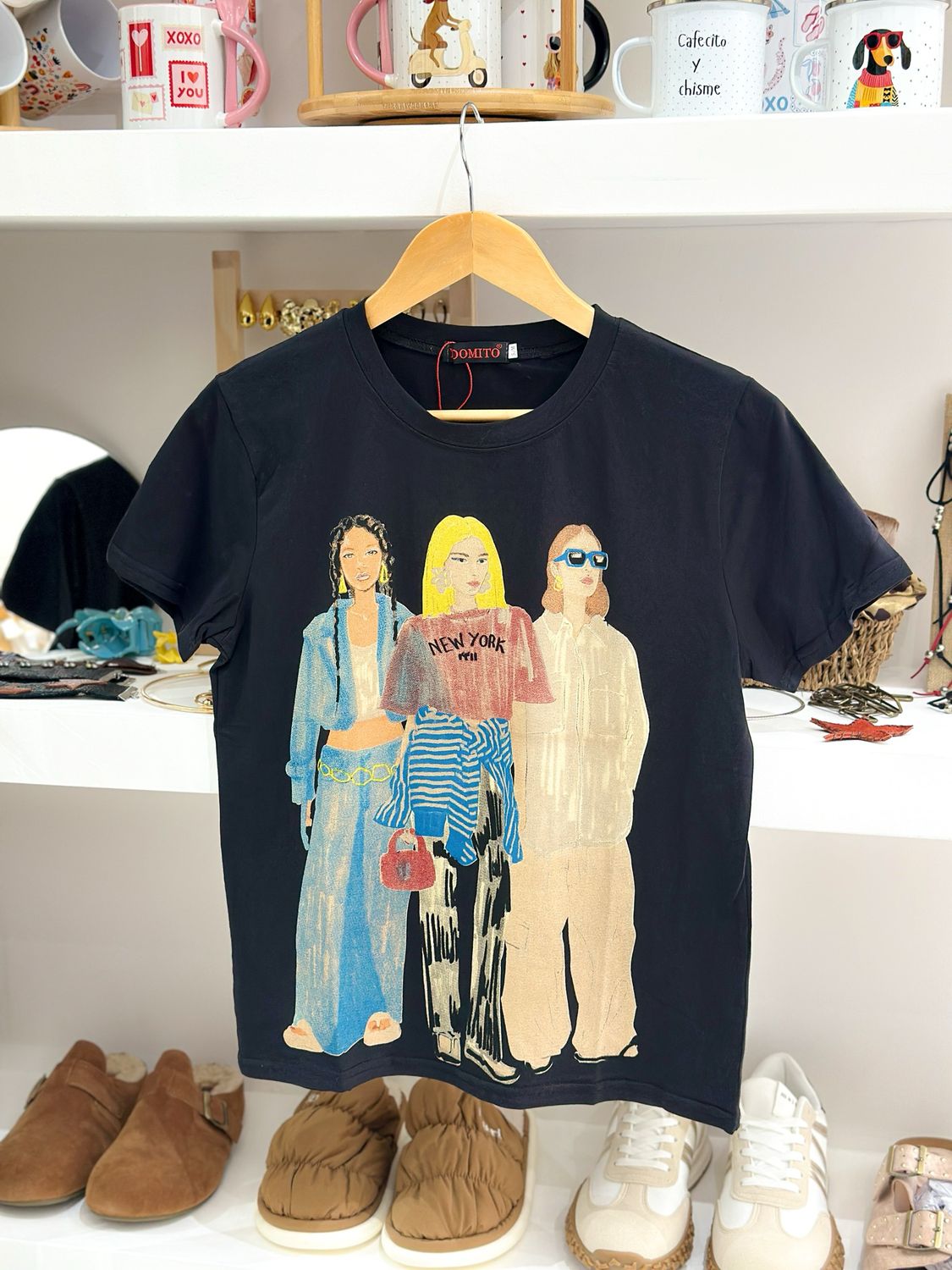 REMERA MUJERES NEGRO