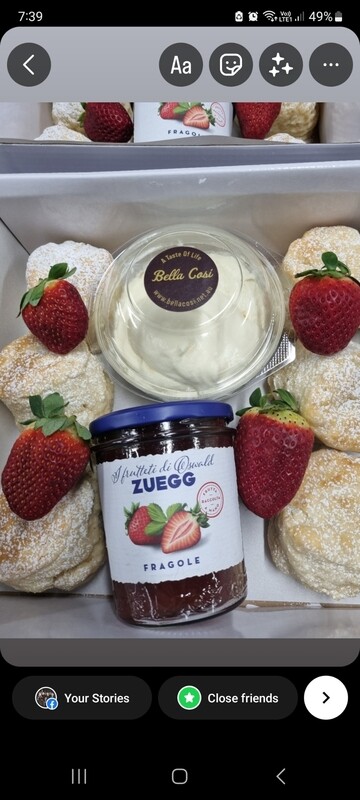 Mother&#39;s Day Scone Gift Box