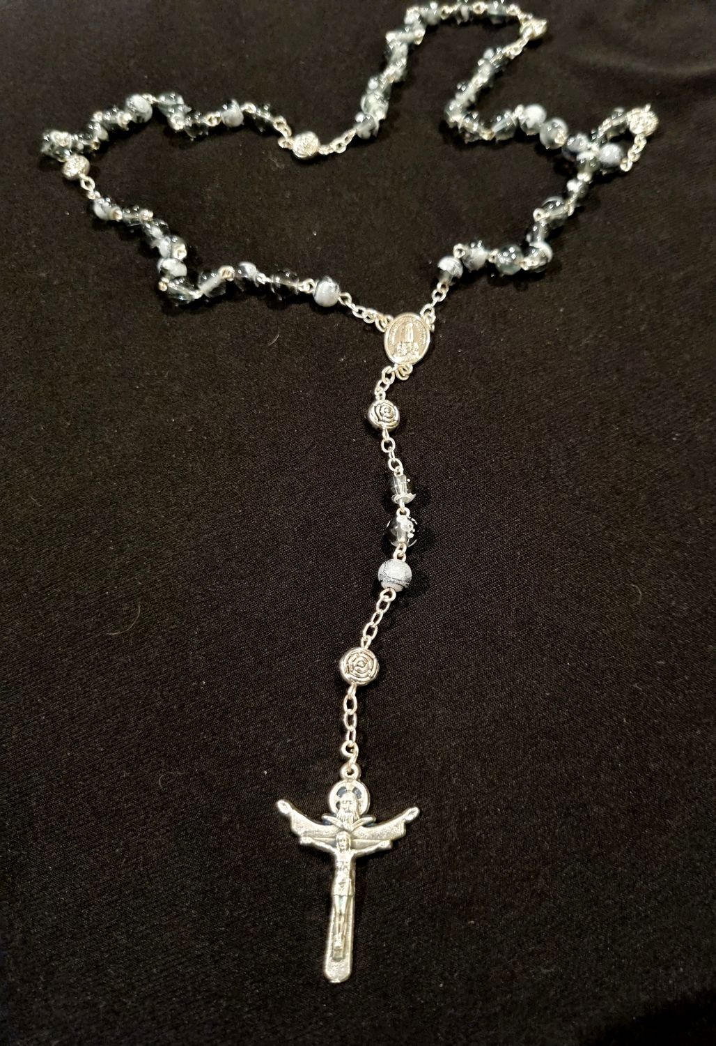 Rosary Glass Flakes w rose Silver