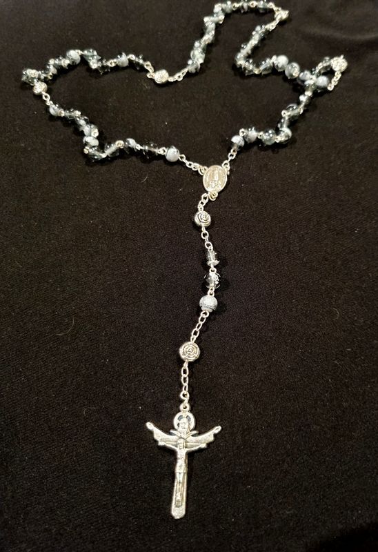 Rosary Glass Flakes w rose Silver