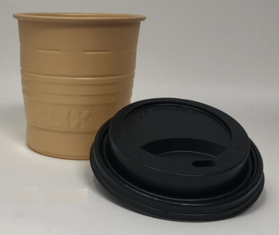 Plastikbecher