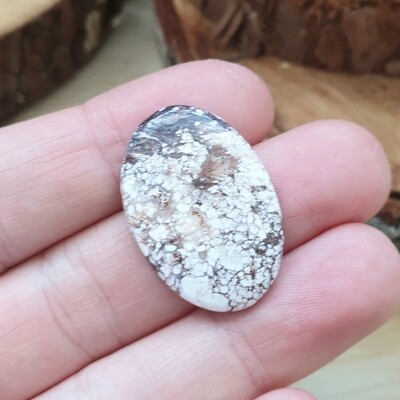 Magnesite Cabochon / Pendant for jewelry making or diy craft projects 4.2gr