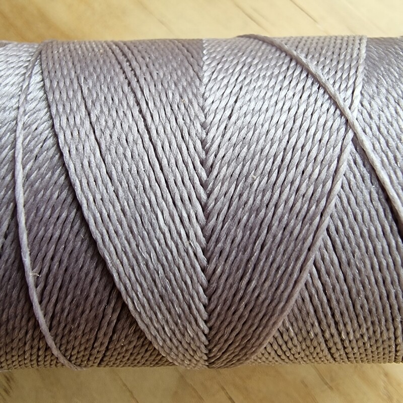 Cor #208 0.5mm 330metre spool of Premium Linhasita 100% Waxed Polyester