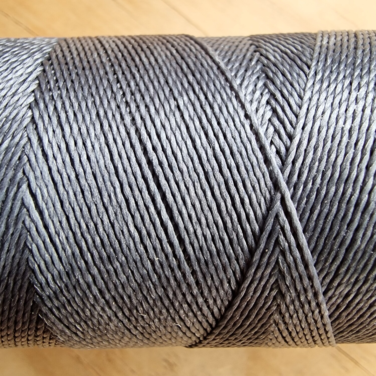 Cor #209 0.5mm 330metre spool of Premium Linhasita 100% Waxed Polyester