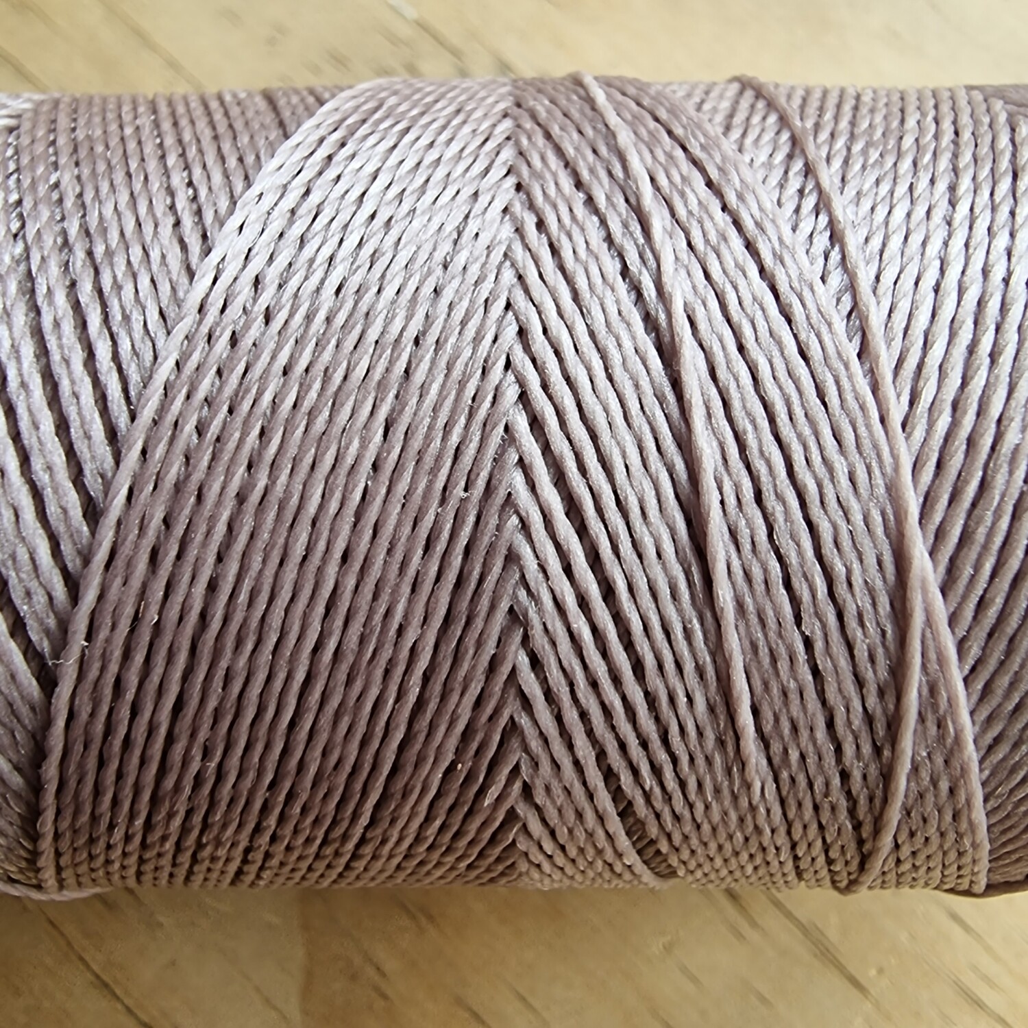 Cor #04 0.5mm 330metre spool of Premium Linhasita 100% Waxed Polyester