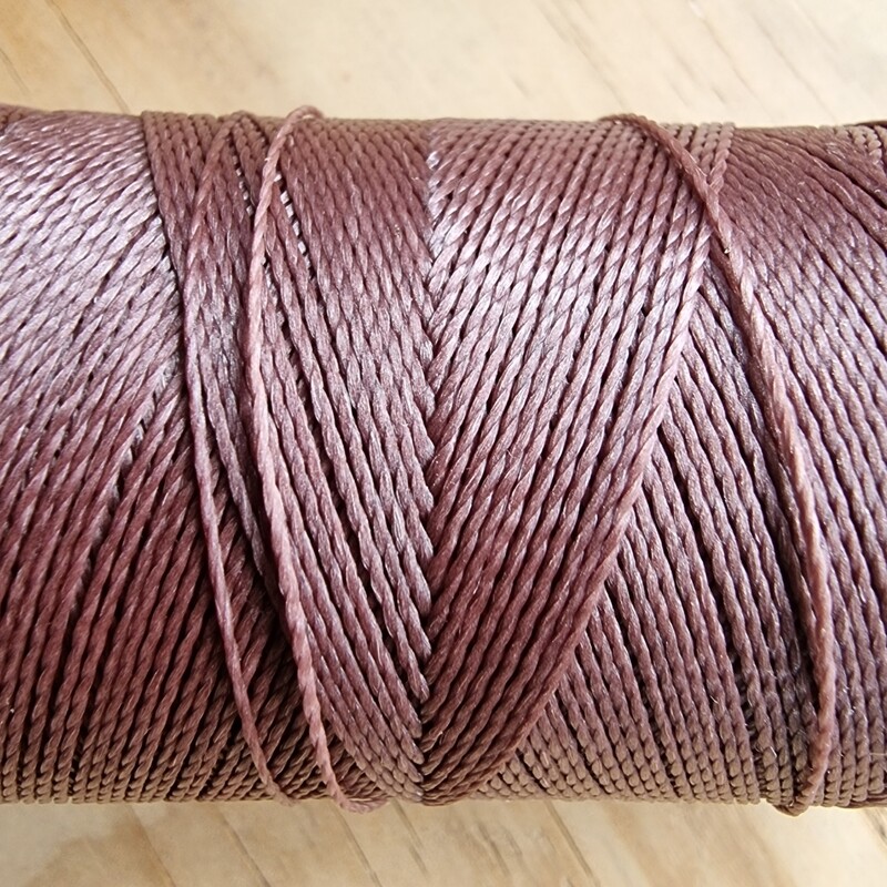 Cor #26 0.5mm 330metre spool of Premium Linhasita 100% Waxed Polyester