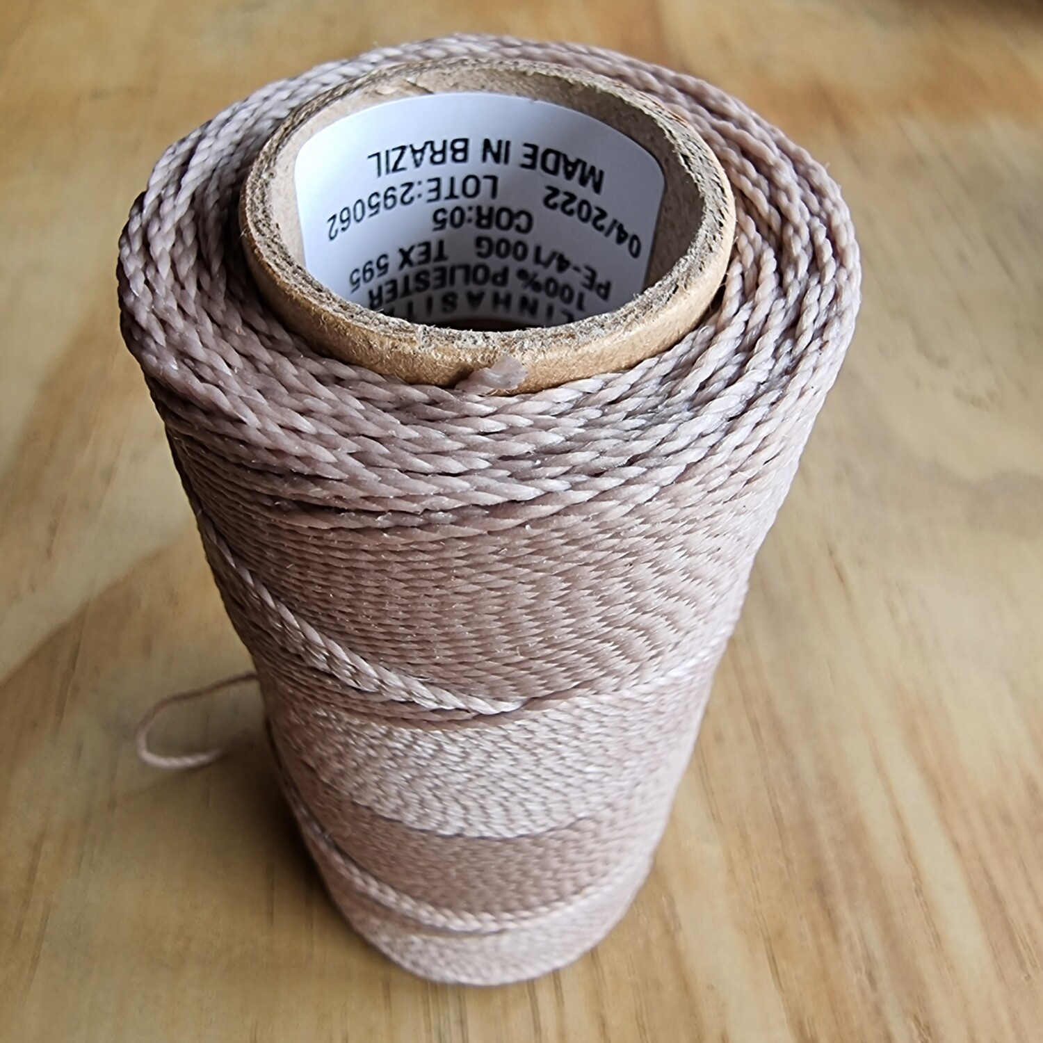 Cor #05 1mm Waxed Linhasita Thread 170m Spool