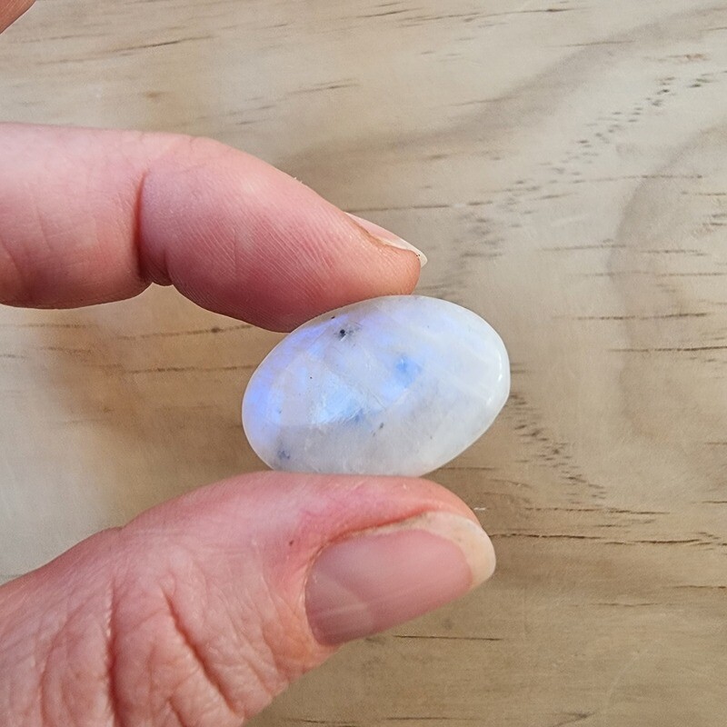 Moonstone Cabochon / Pendant for jewelry making or diy craft projects 5gr