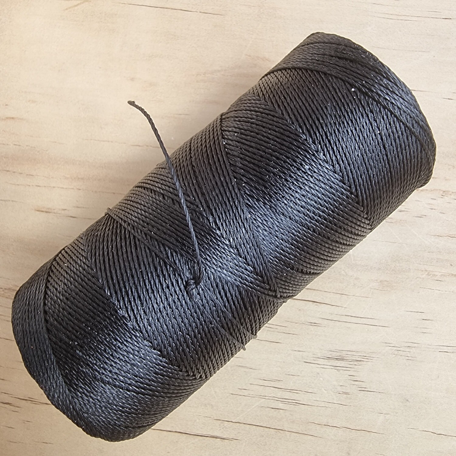 Cor #PRETO / BLACK 0.75mm 228metre Waxed Linhasita Thread FULL Spool