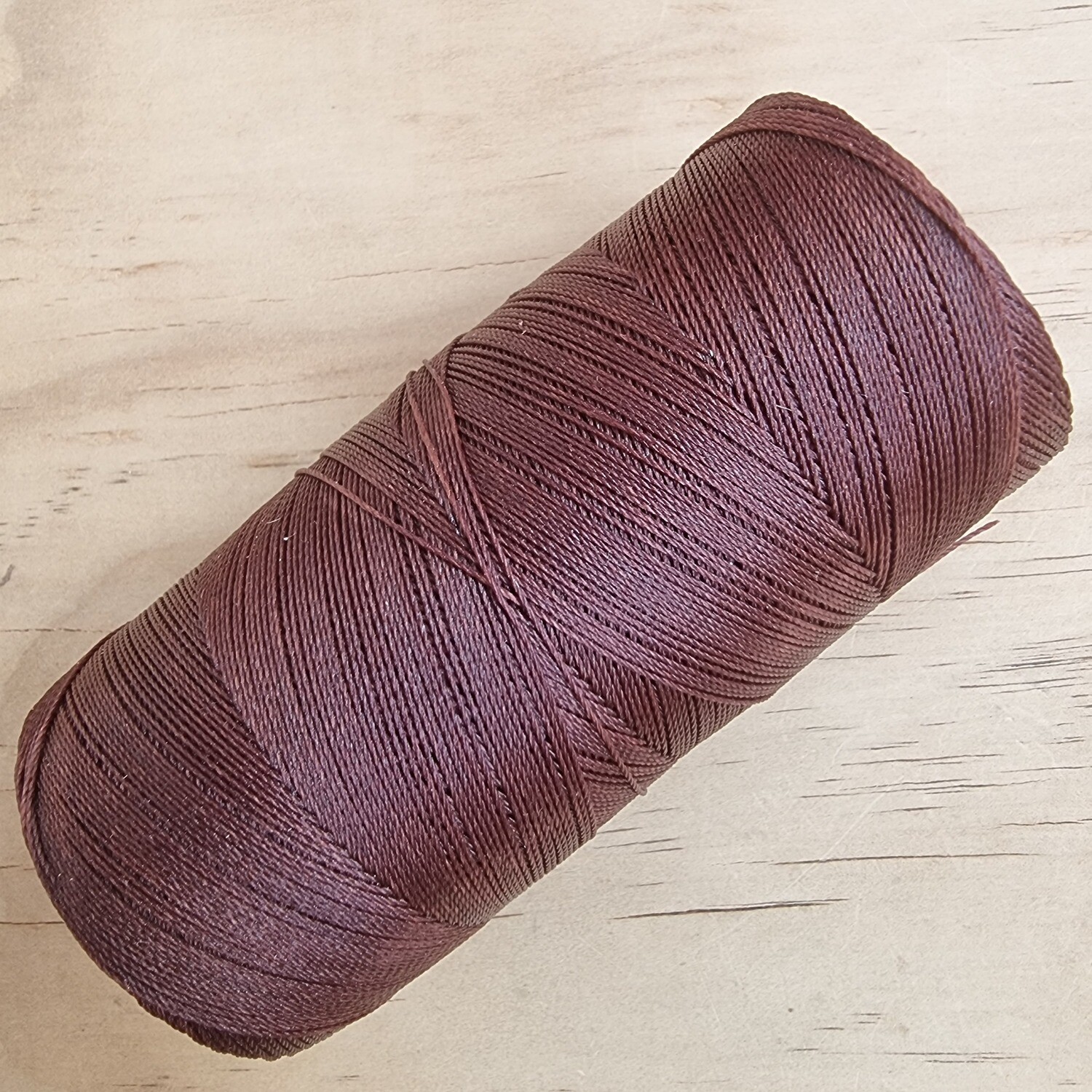 Cor #259 DARK BROWN 0.35mm 444metre spool of Premium Linhasita 100% Waxed Polyester