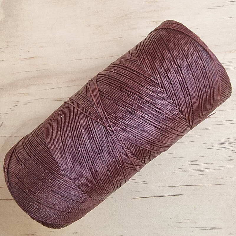 Cor #259 DARK BROWN 0.35mm 444metre spool of Premium Linhasita 100% Waxed Polyester