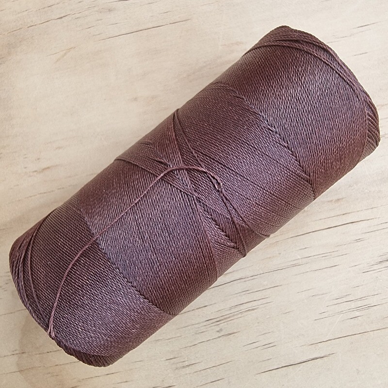 Cor #488 DARK BROWN 0.35mm 444metre spool of Premium Linhasita 100% Waxed Polyester