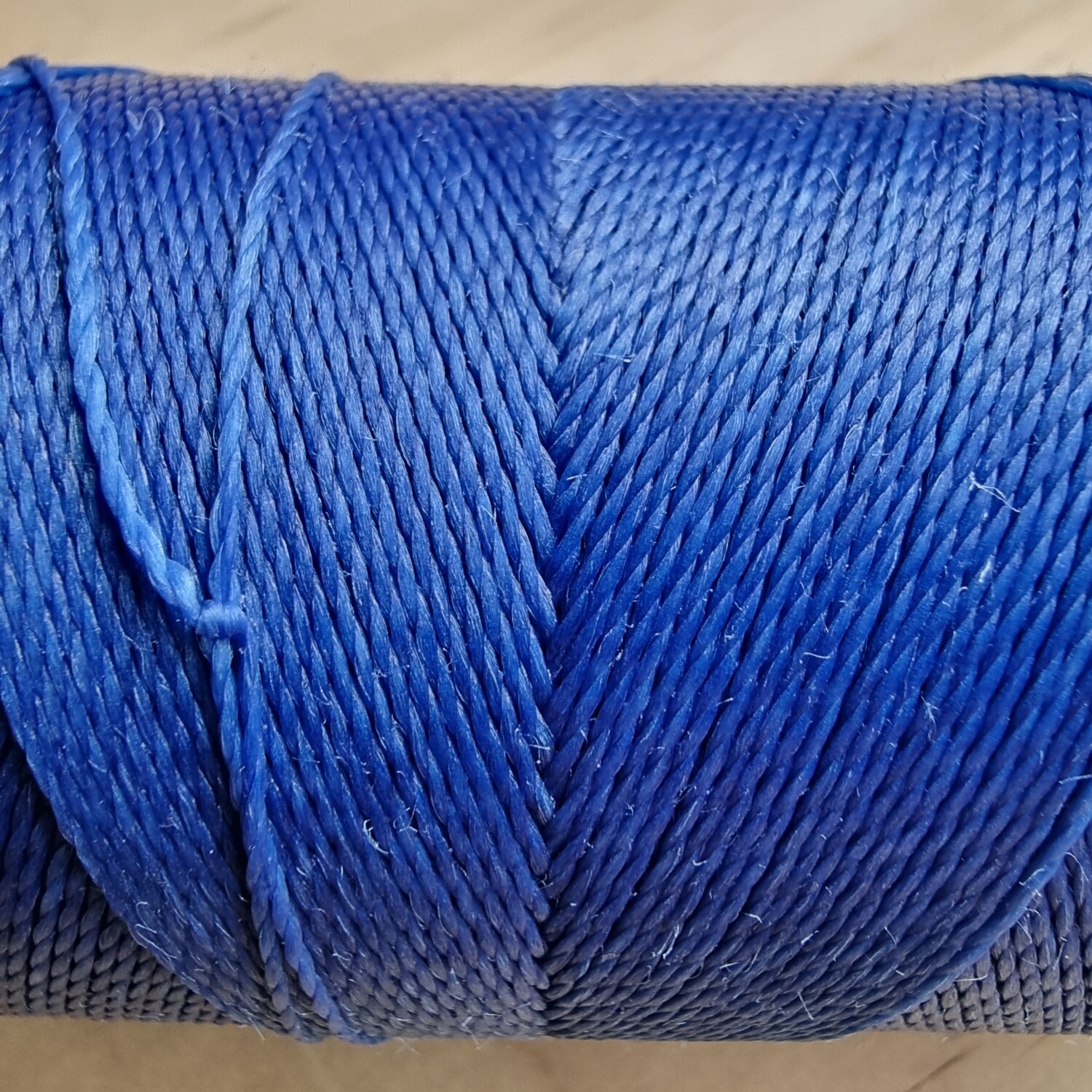 Cor #692 0.5mm 330metre spool of Premium Linhasita 100% Waxed Polyester