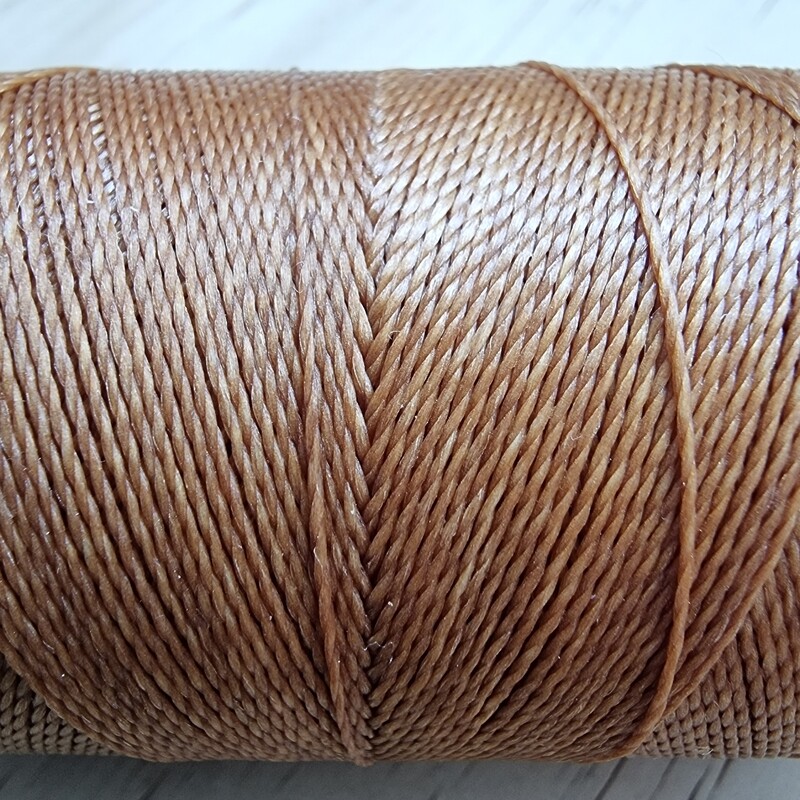 Cor #604 0.5mm 330metre spool of Premium Linhasita 100% Waxed Polyester