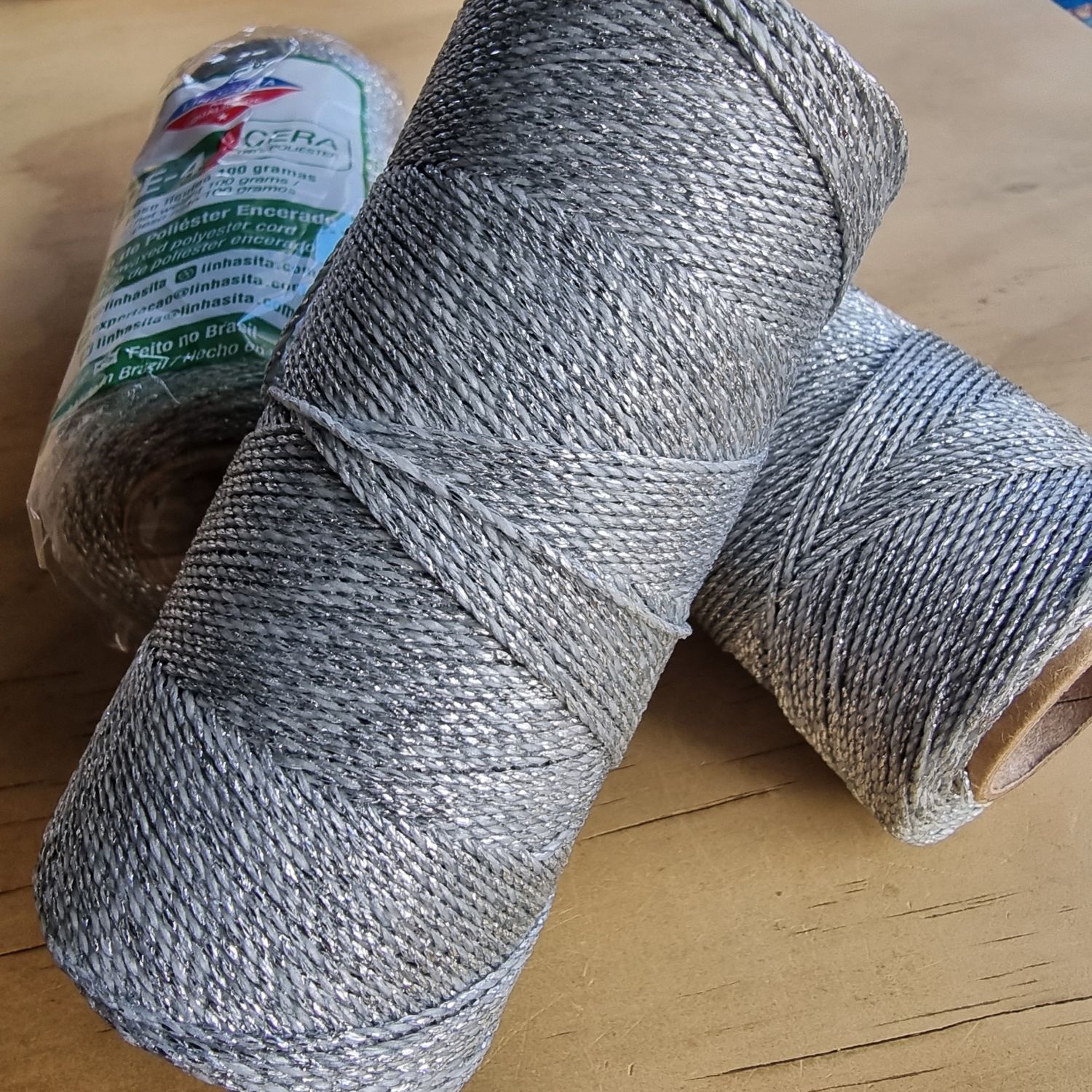 Cor #PRATA Metallic Silver 1mm Waxed Linhasita Thread 170m Spool