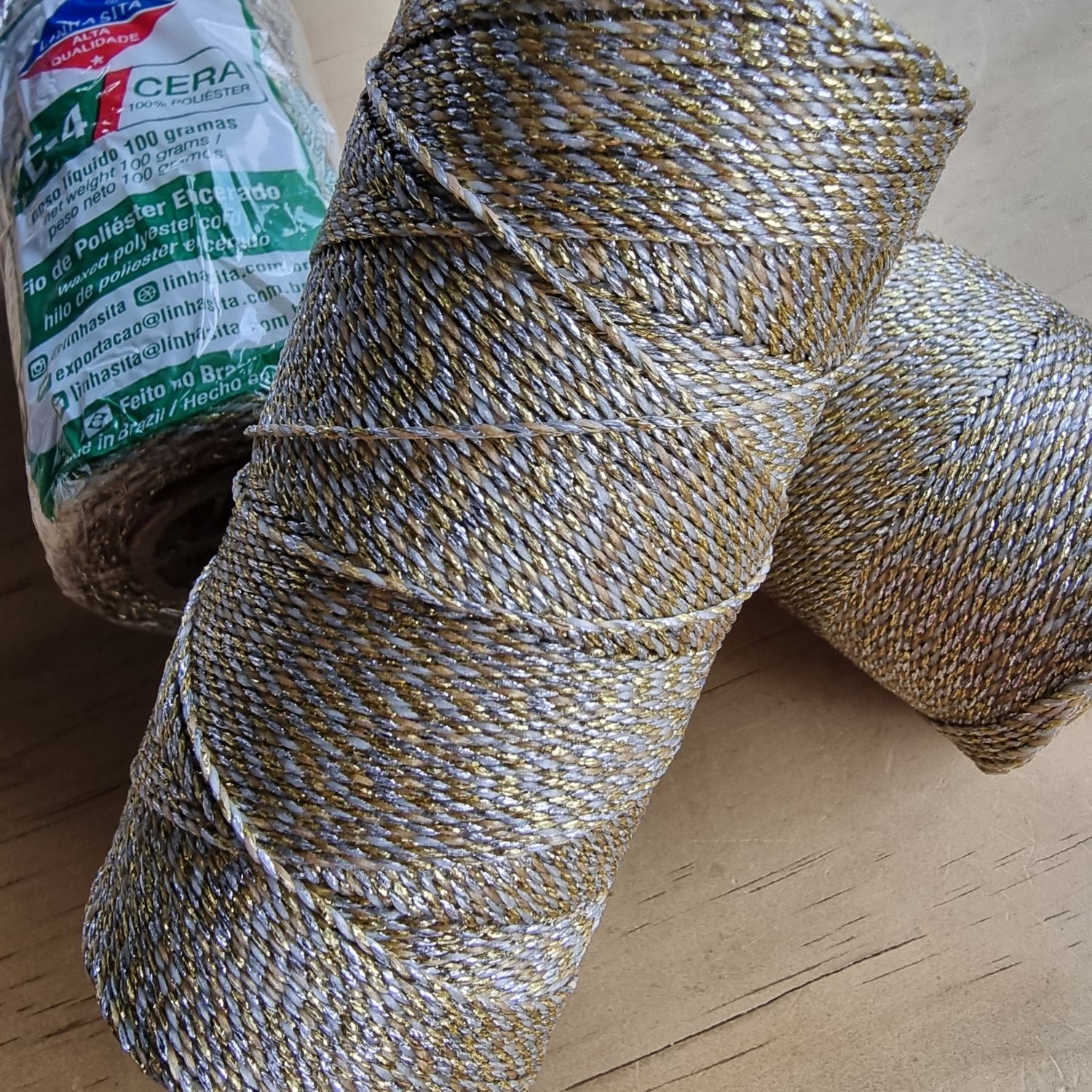 Cor #M19 Metallic SILVER GOLD MIX 1mm Waxed Linhasita Thread 170m Spool