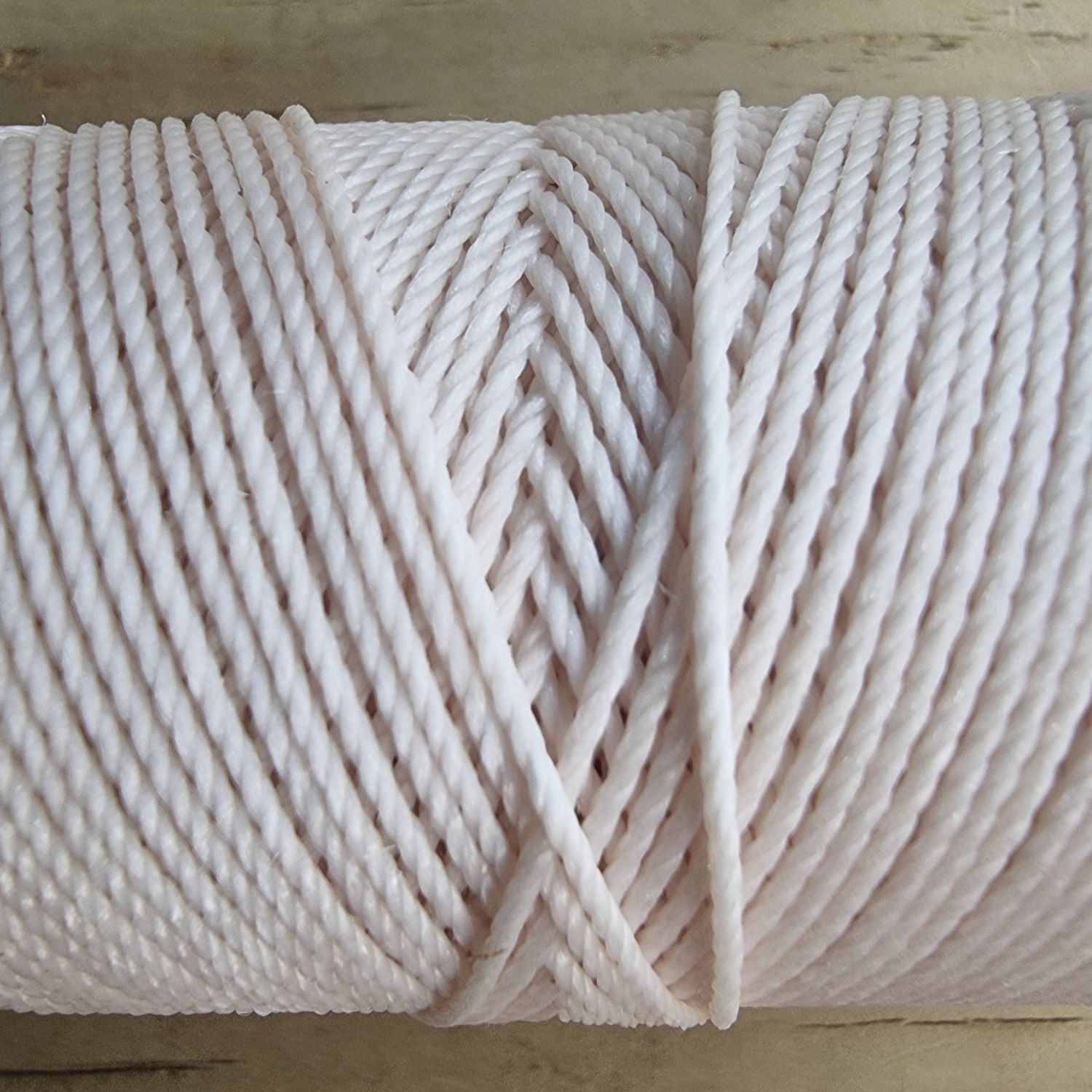 Cor #548 1.5mm Waxed Linhasita Thread FULL 128metre Spool