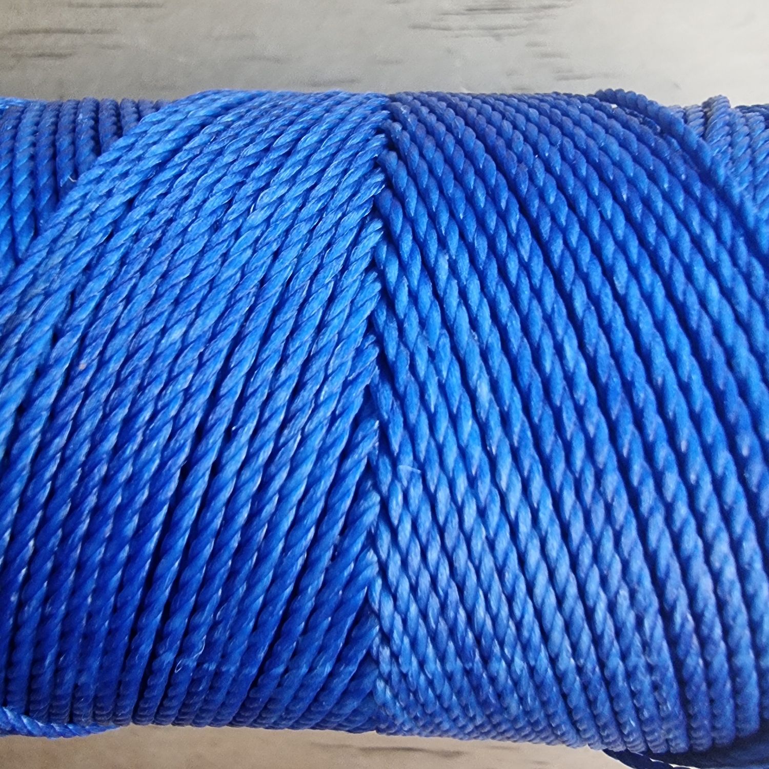 Cor #692 1.5mm Waxed Linhasita Thread FULL 128metre Spool