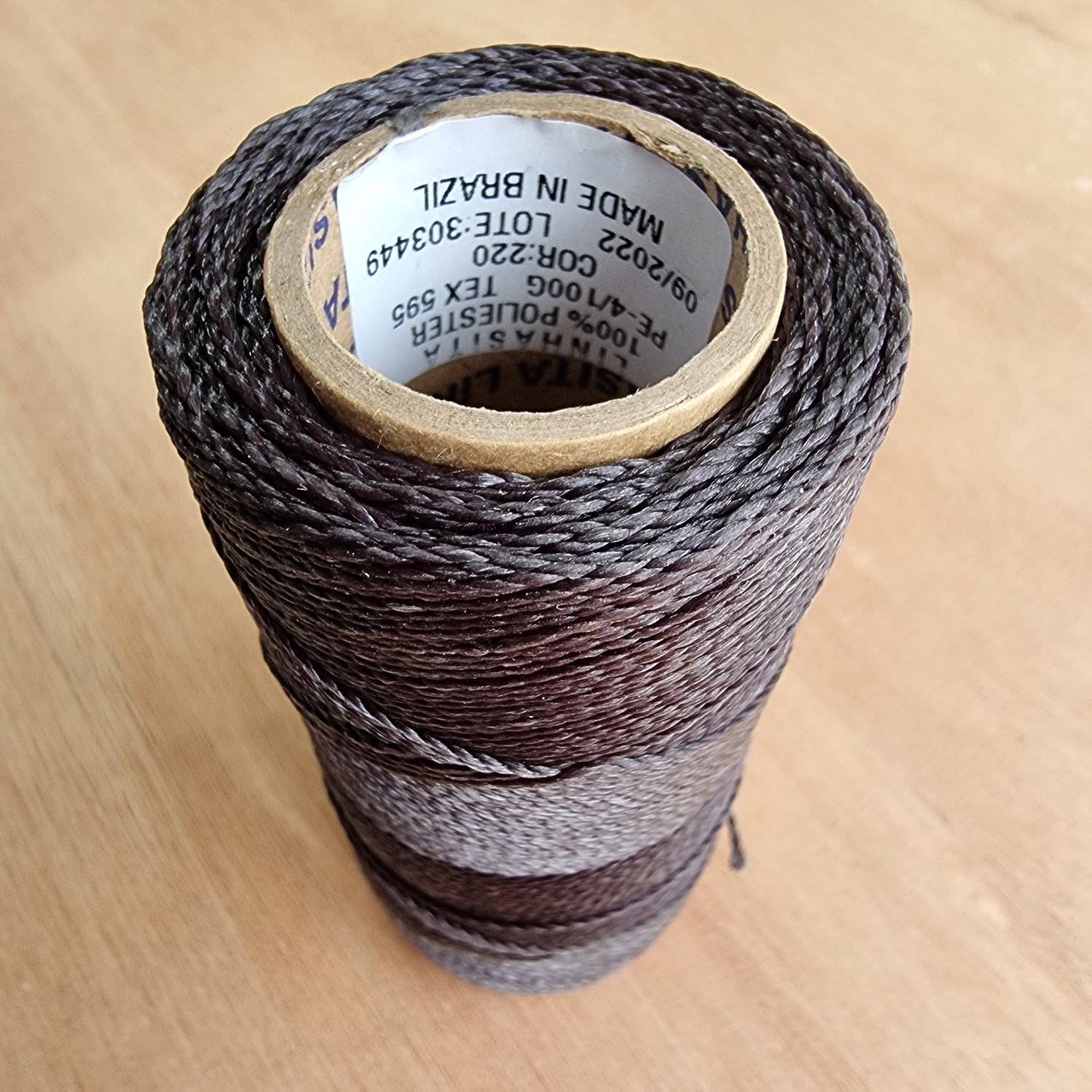 Cor #220 1mm Waxed Linhasita Thread 170m Spool