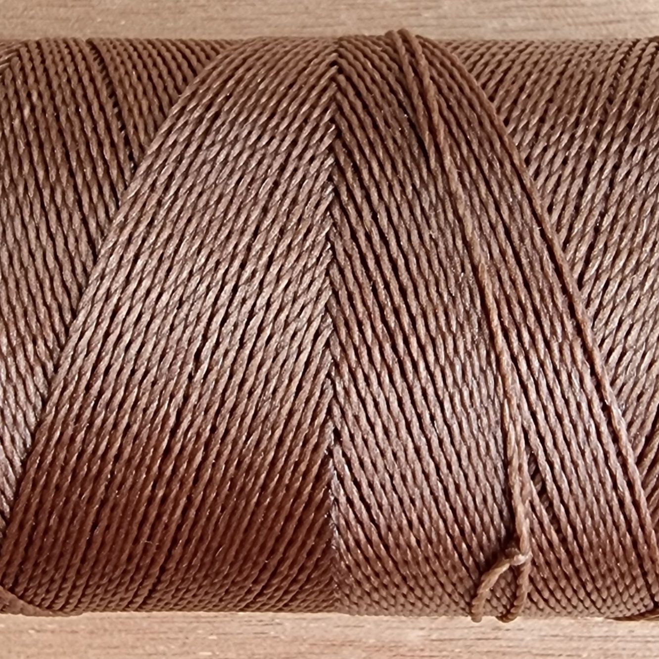 Cor #612 0.5mm 330metre spool of Premium Linhasita 100% Waxed Polyester