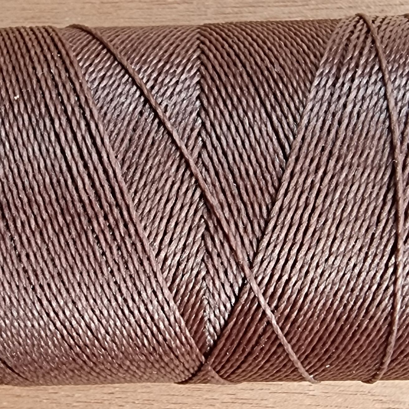 Cor #389 0.5mm 330metre spool of Premium Linhasita 100% Waxed Polyester