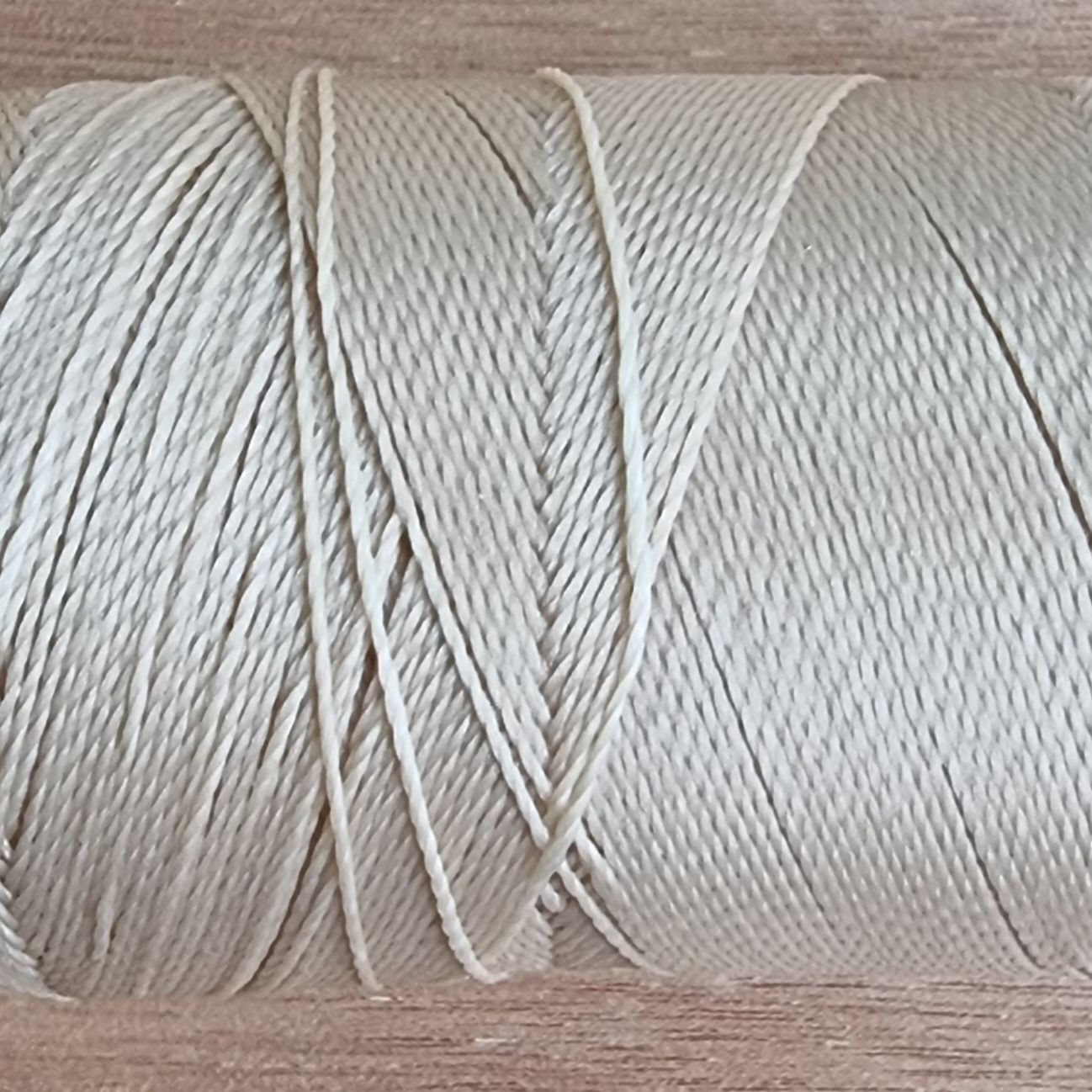 Cor #483 0.5mm 330metre spool of Premium Linhasita 100% Waxed Polyester