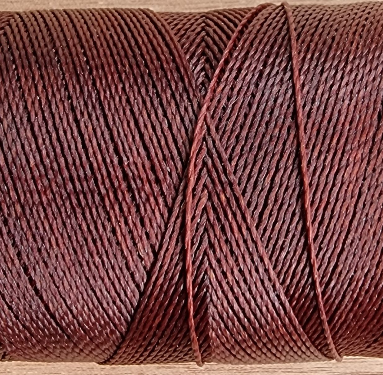Cor #516 0.5mm 330metre spool of Premium Linhasita 100% Waxed Polyester