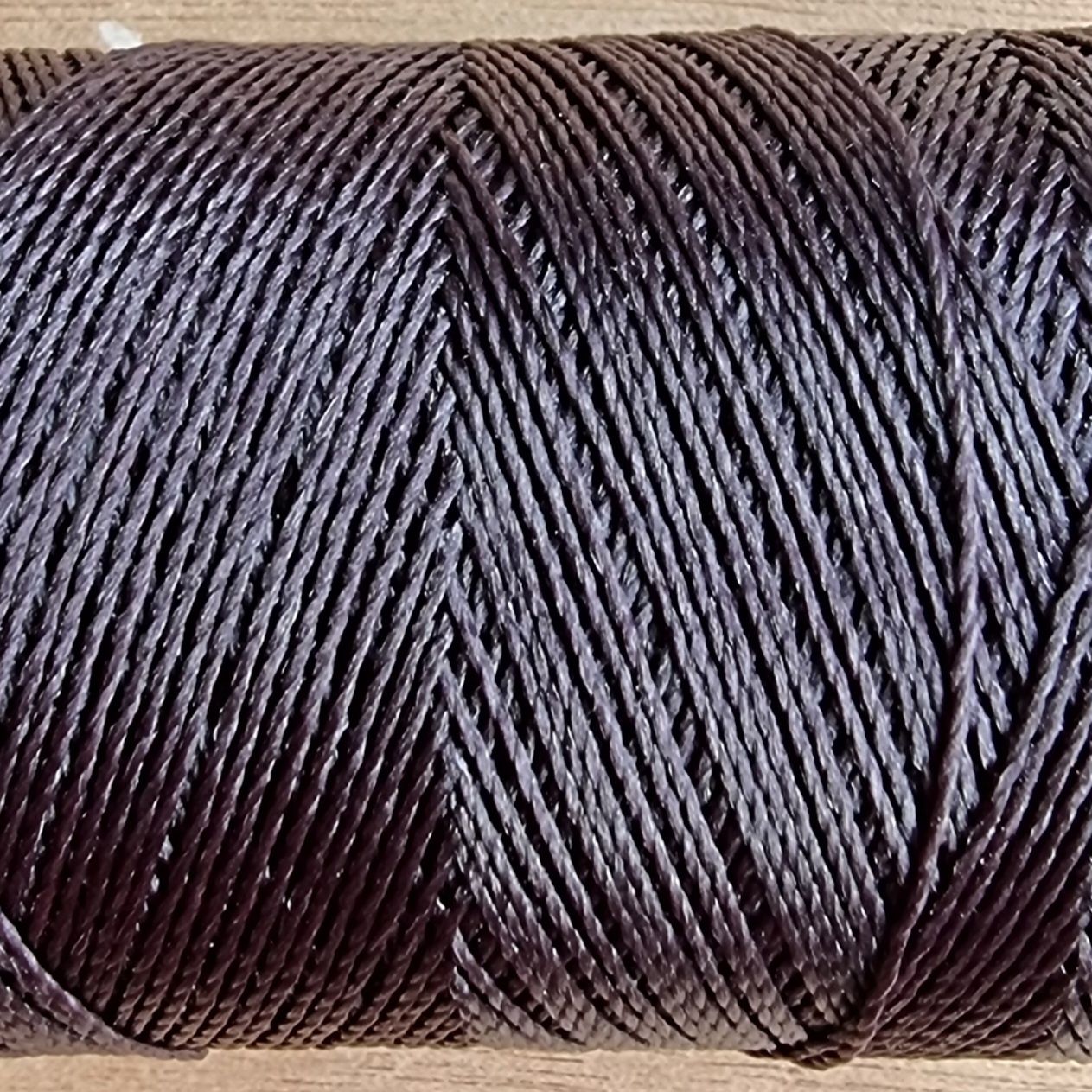 Cor #392 0.5mm 330metre spool of Premium Linhasita 100% Waxed Polyester