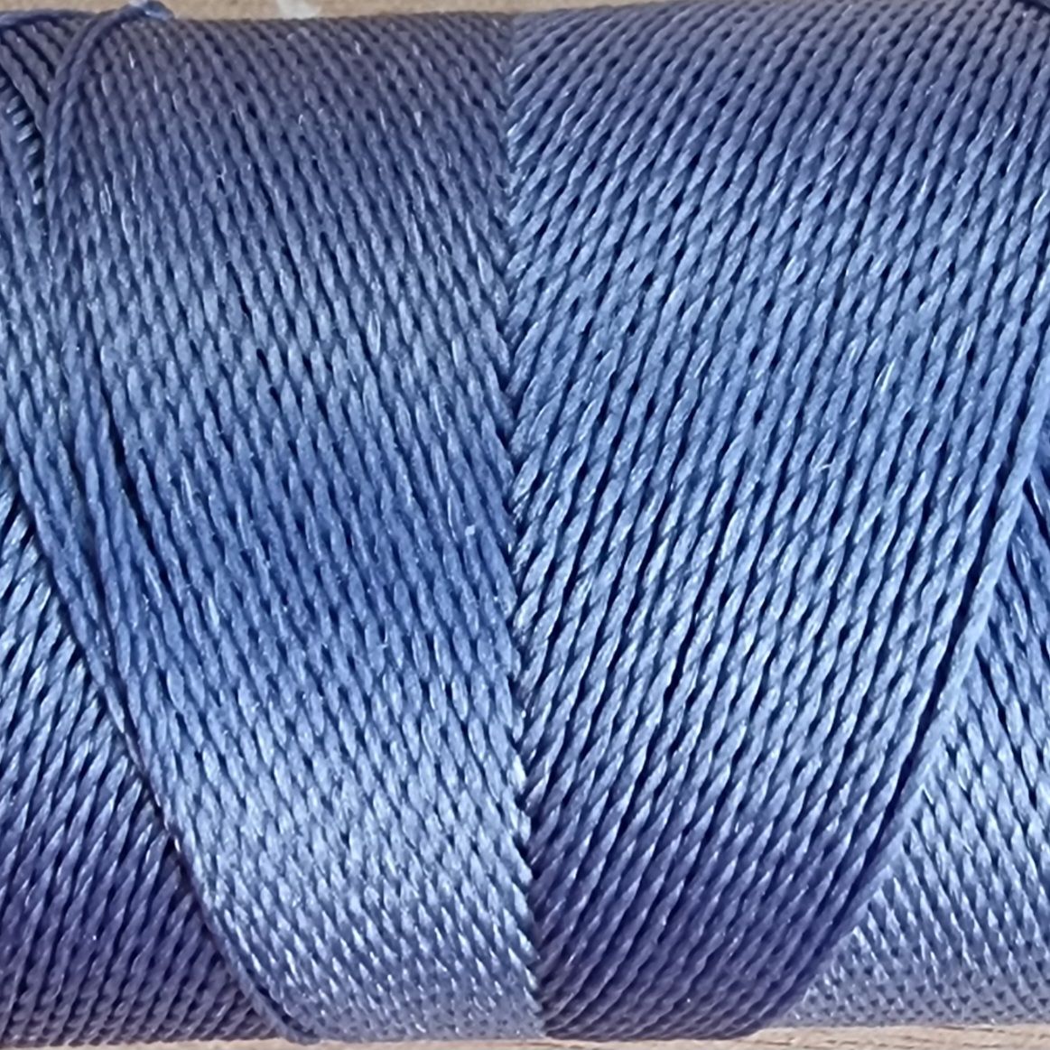 Cor #384 0.5mm 330metre spool of Premium Linhasita 100% Waxed Polyester