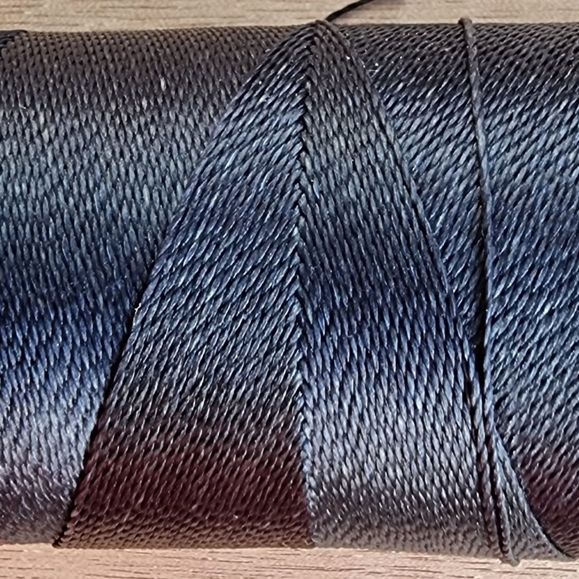 Cor #202 0.5mm 330metre spool of Premium Linhasita 100% Waxed Polyester
